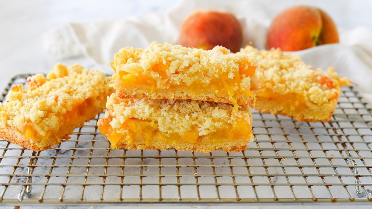 Peaches and Cream Bars with Buttery Crumb Topping